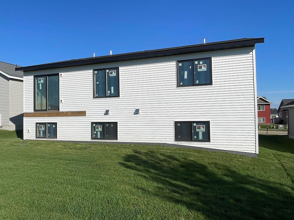 2nd image of 6198 51st St NW