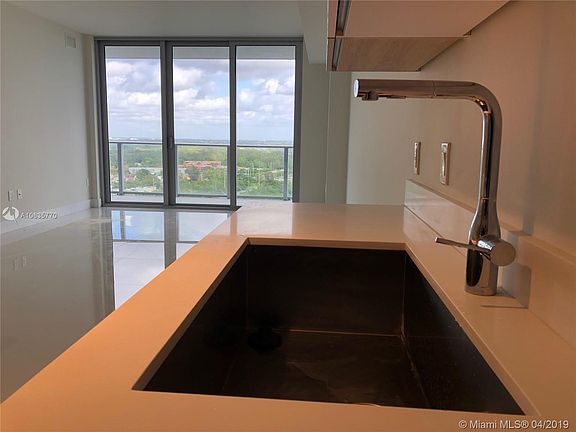 4th image of 16385 Biscayne Blvd Unit 2104