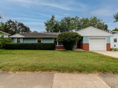 907 Mayflower Ave, Bloomington, IL, 61701