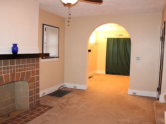 Living Room/Dining Room
