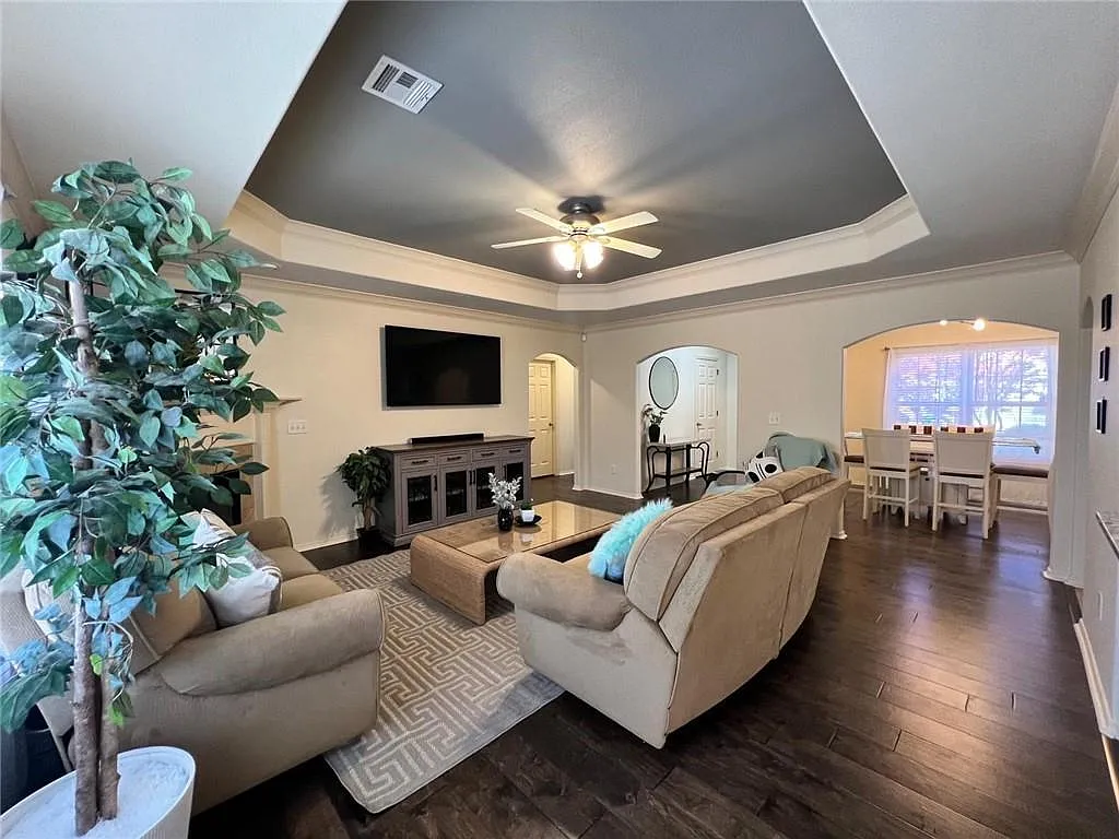 4305 Southwest Limestone Avenue - 1 — Photo 4