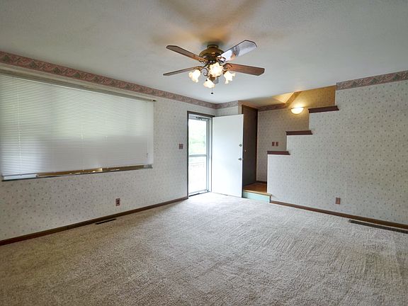 3rd image of 8872 Eldora Dr