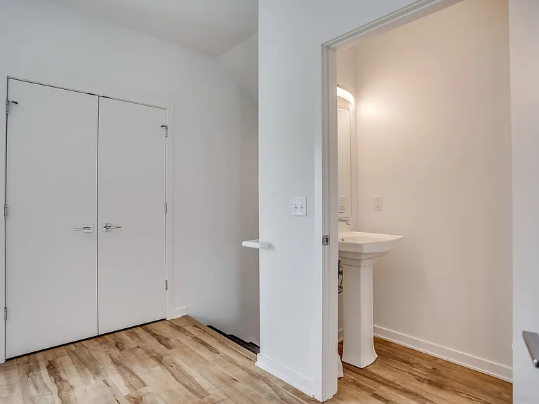 3333 Nicollet Ave S — Photo 43