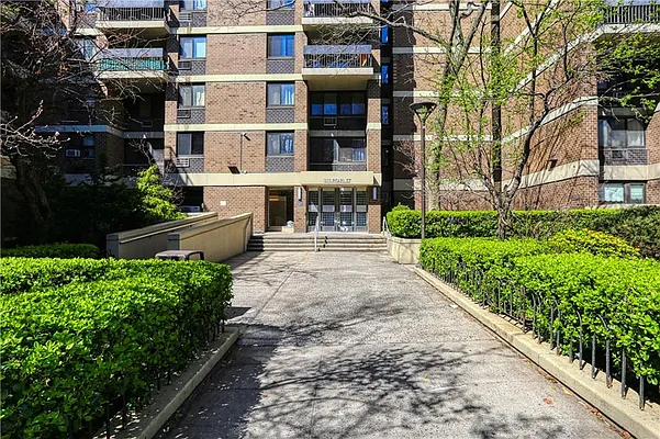 Sold by Remax Real Estate Professionals | media 13