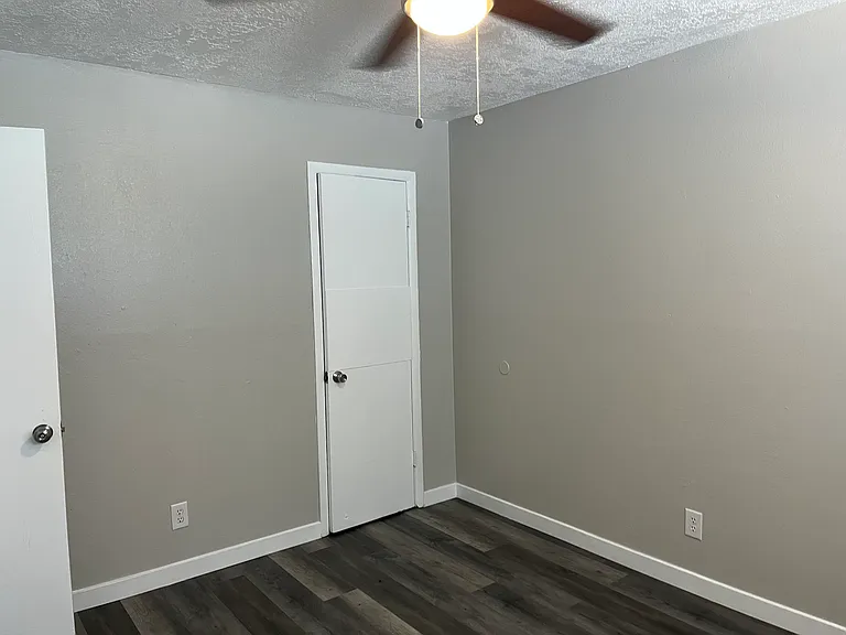 Totally Remodeled 2 Bedroom Apartment In Ridgecrest — Photo 11