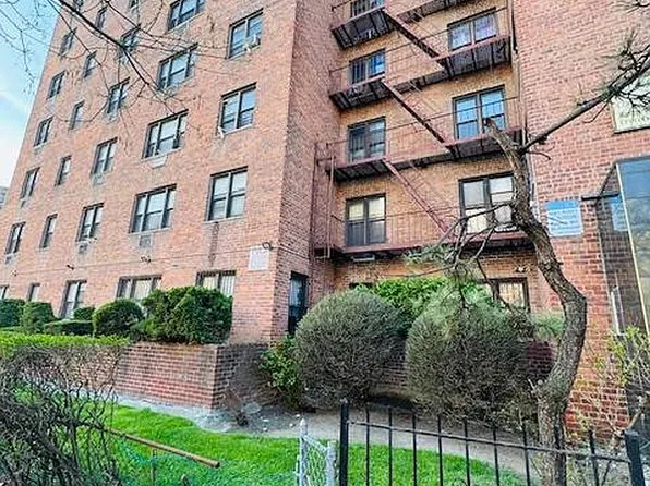 55-30 99th St APT 3E, Corona, NY 11368