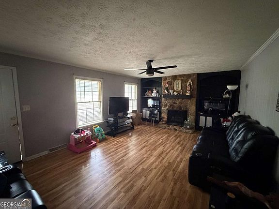 4th image of 114 Shelia Dr