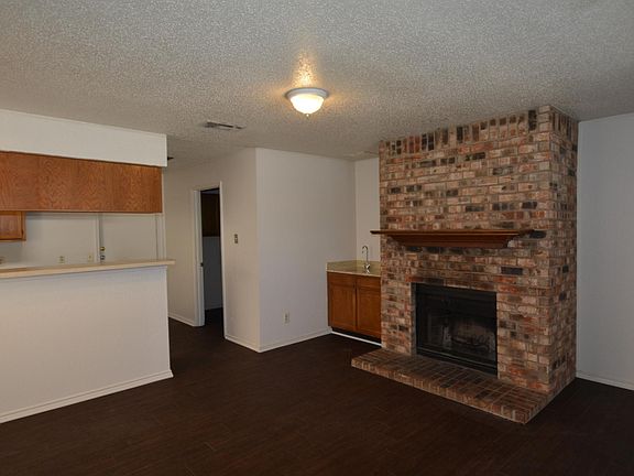 5th image of 408 Central Park Dr APT D
