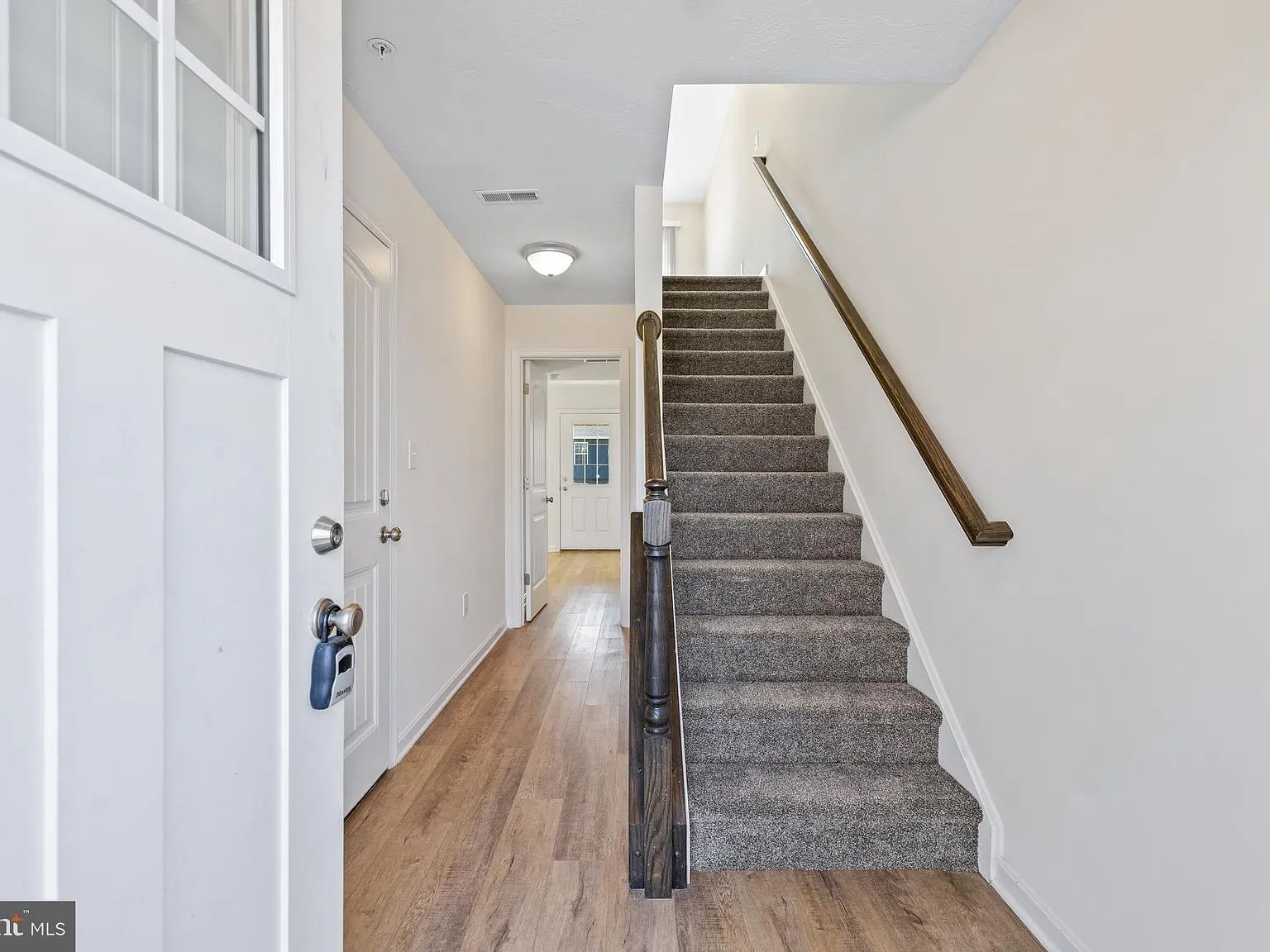 4 bed, 2.5 bath, 1625 sqft, $2,300 — Photo 2