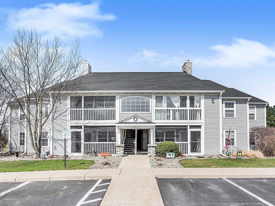 1st image of 370 Westbrook Ct