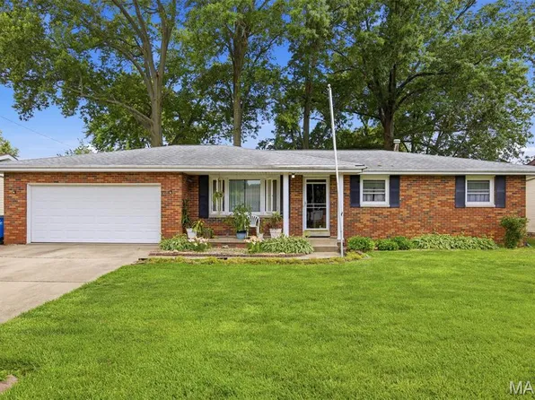 1618 24th St, Highland, IL 62249