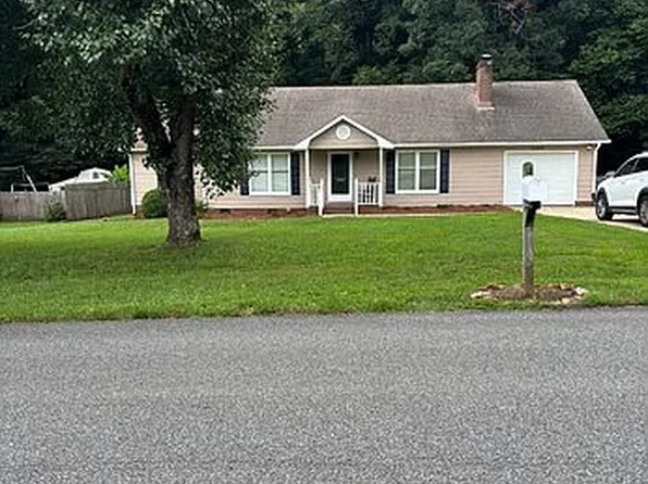 2326 Springwater Dr, Gastonia, NC 28056