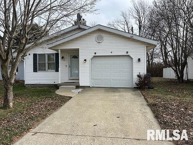 1st image of 3136 Lakeshire Dr