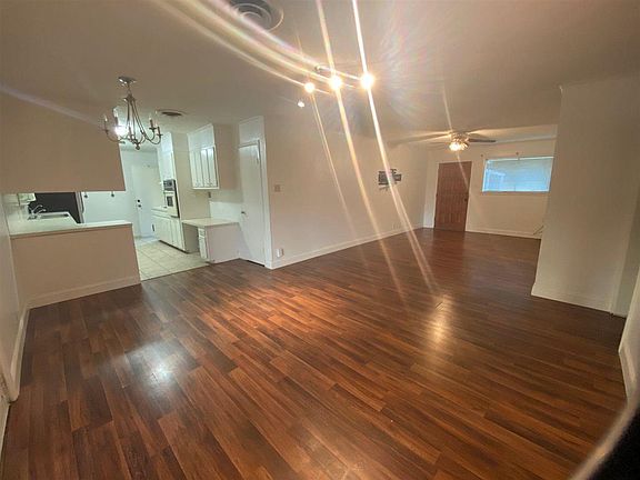 3rd image of 207 N 32nd St