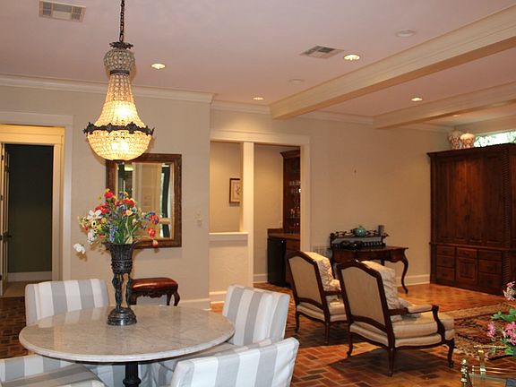 5th image of 701 Park Place Dr
