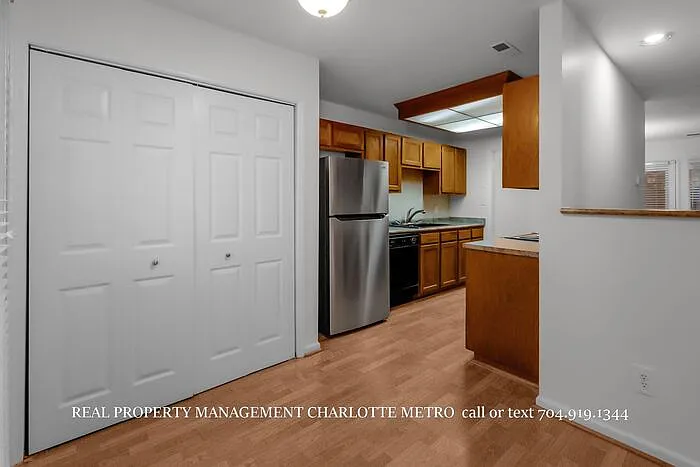 9451 Kings Falls Dr — Photo 8