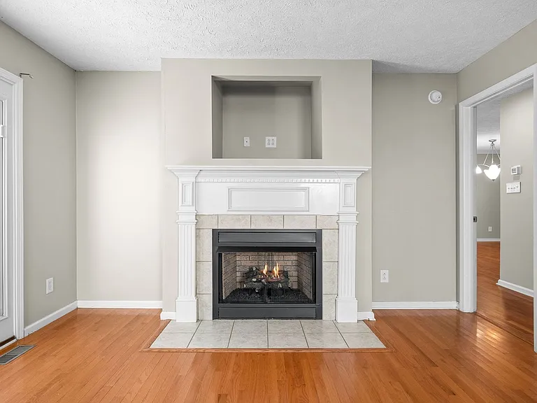 3487 Hickory Glen Dr — Photo 22