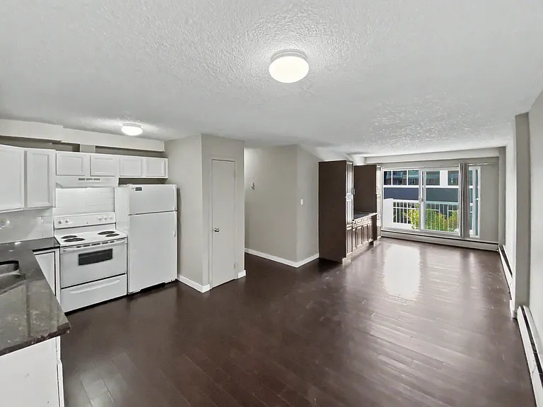 127 13th Ave SW — Photo 23