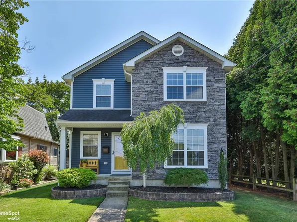 320 E High St, Hellertown, PA 18055