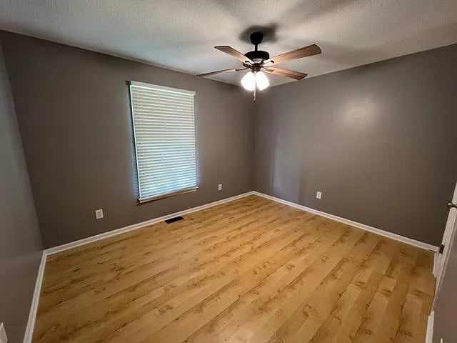 3 bed, 1479 sqft, $1,975 — Photo 4