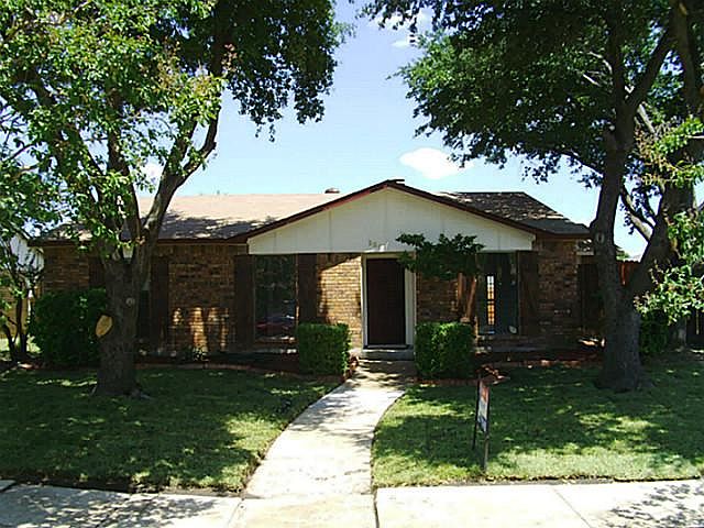 1st image of 309 Boxwood Dr