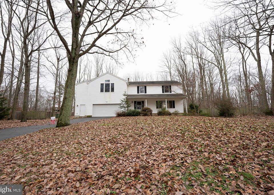 1st image of 4 Blanche Dr