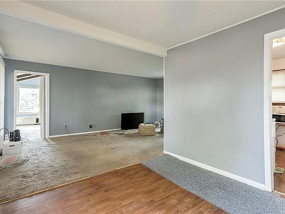 5th image of 7355 Parkview Ave