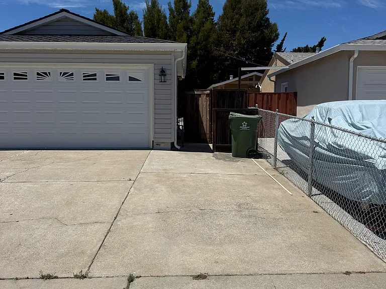 4765 Serra Ave — Photo 4