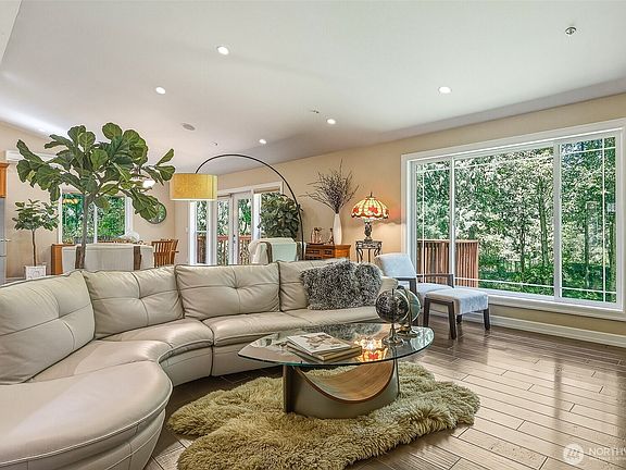 5th image of 1226 NE Ballinger Place