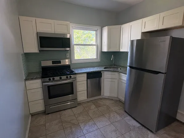208 Howe Ave #2R, Passaic, NJ 07055