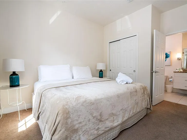 1615 Retreat Cir — Photo 26