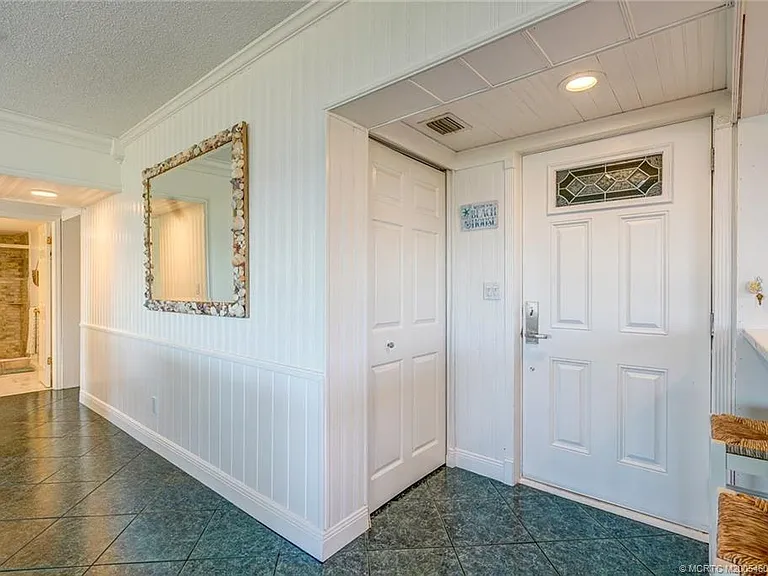 1289 NE Ocean Blvd #4 — Photo 24
