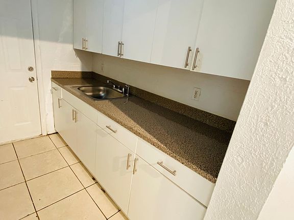 5th image of 360 NE 125th St APT 110