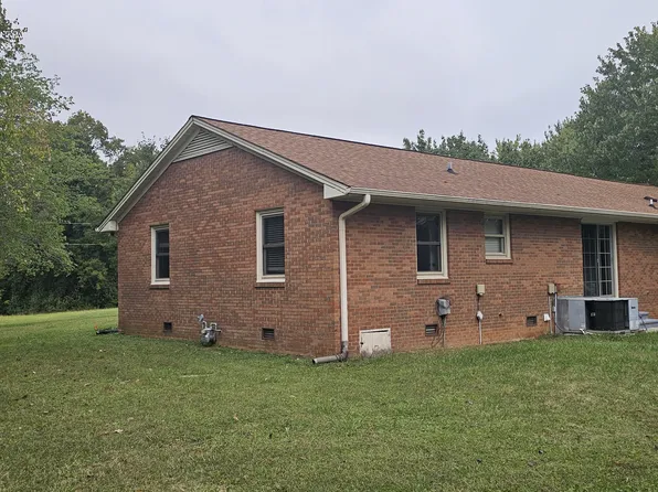 1338 Tyndall St, Haw River, NC 27258