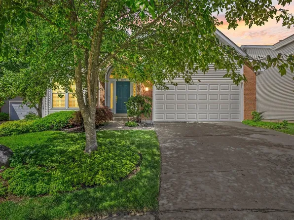 1109 Cambridge Green Ct, Chesterfield, MO 63017