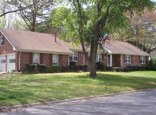 3425 Kings Lake Dr, Virginia Beach, VA 23452
