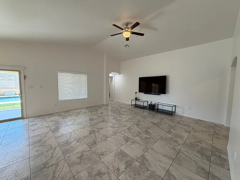 12625 E 48th Dr — Photo 6