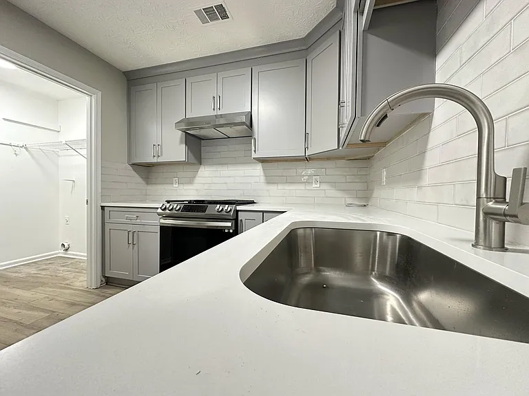 572 Wedgewood Dr #574 — Photo 10