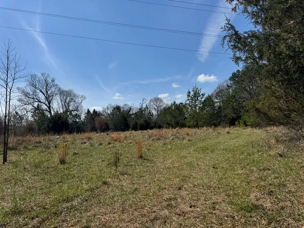 22 Stonegate Farm Rd, Donalds, SC 29638