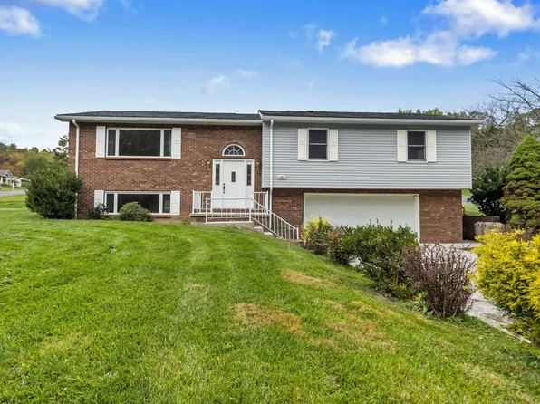 1307 Downwood Manor Dr, Morgantown, WV 26508