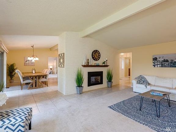 Living room, Dining room