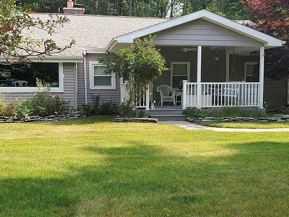 2nd image of 108 W Tawas Lake Rd