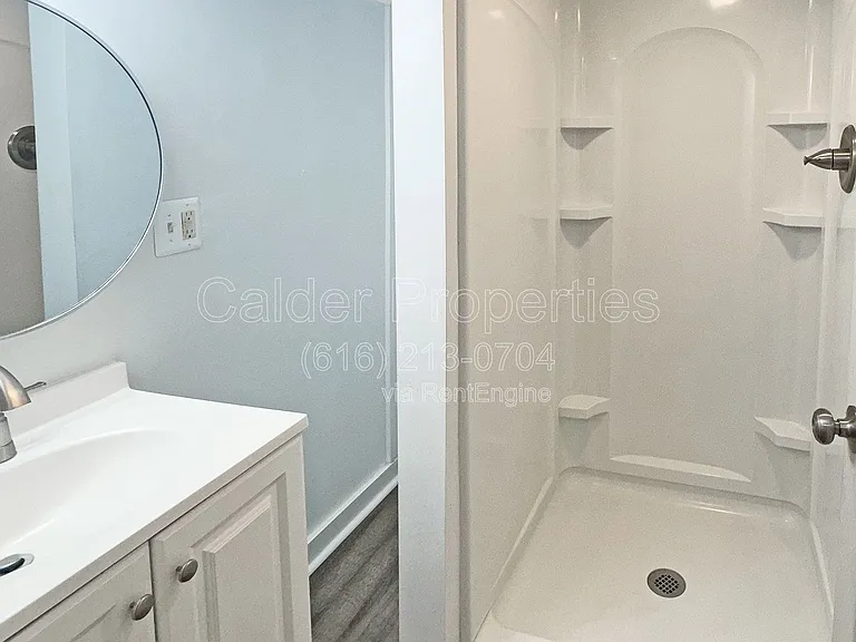 1712 Michigan St NE — Photo 17