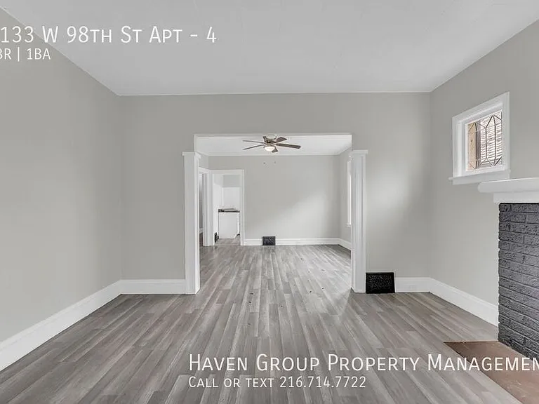 2133 W 98th St #4 — Photo 11