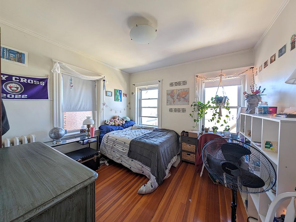 1st image of 155 Summer St #3