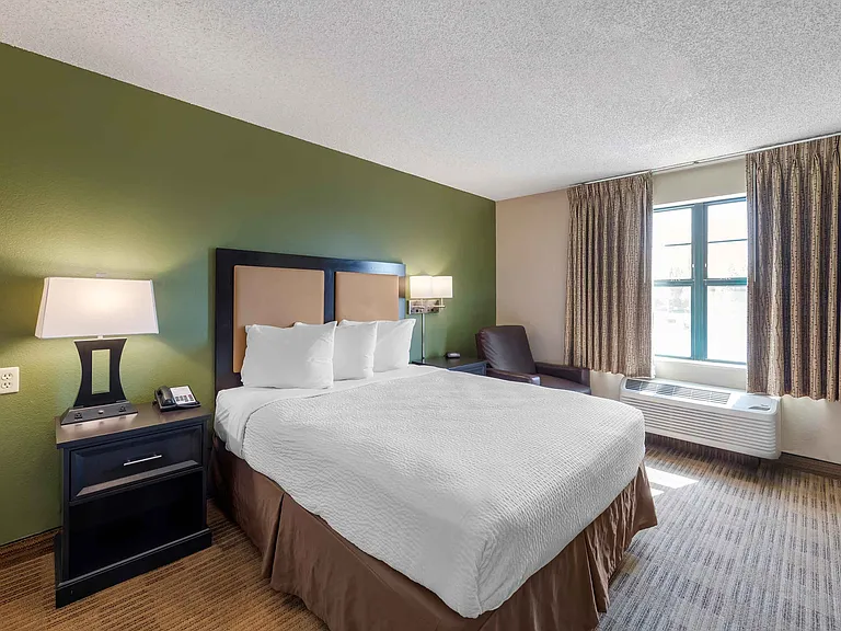 Studio Suite - 1 Queen Bed