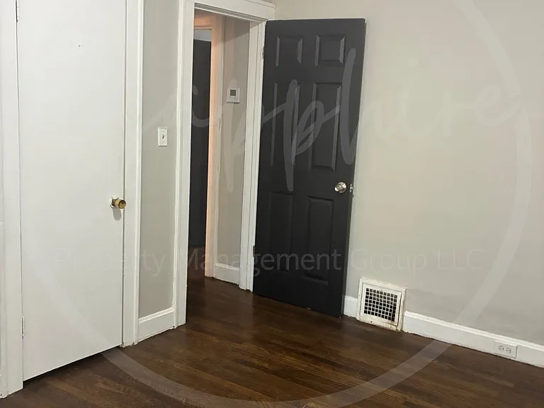 5430 Michigan Ave — Photo 15