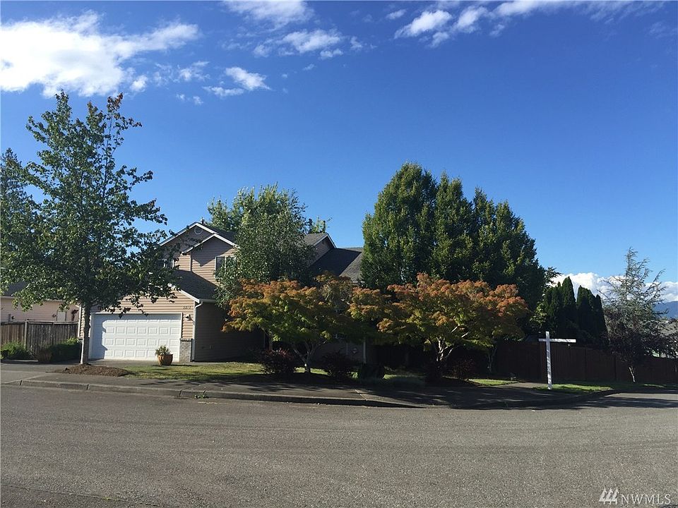 1st image of 3212 117th Ave NE