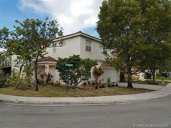 Side View / Corner Lot