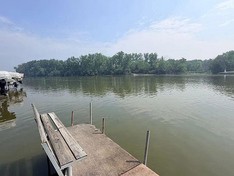 4234 Riverside Dr — Photo 2